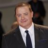 Brendan Fraser vergießt Tränen für Standing Ovations bei der Premiere seiner Comeback-Rolle